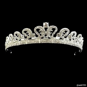 *NEW Tiara in Silvertone, Princess Kate Inspired